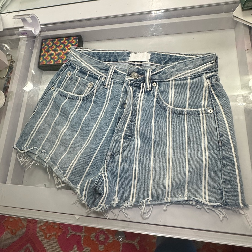 Boyish The Cody Short in Criminal